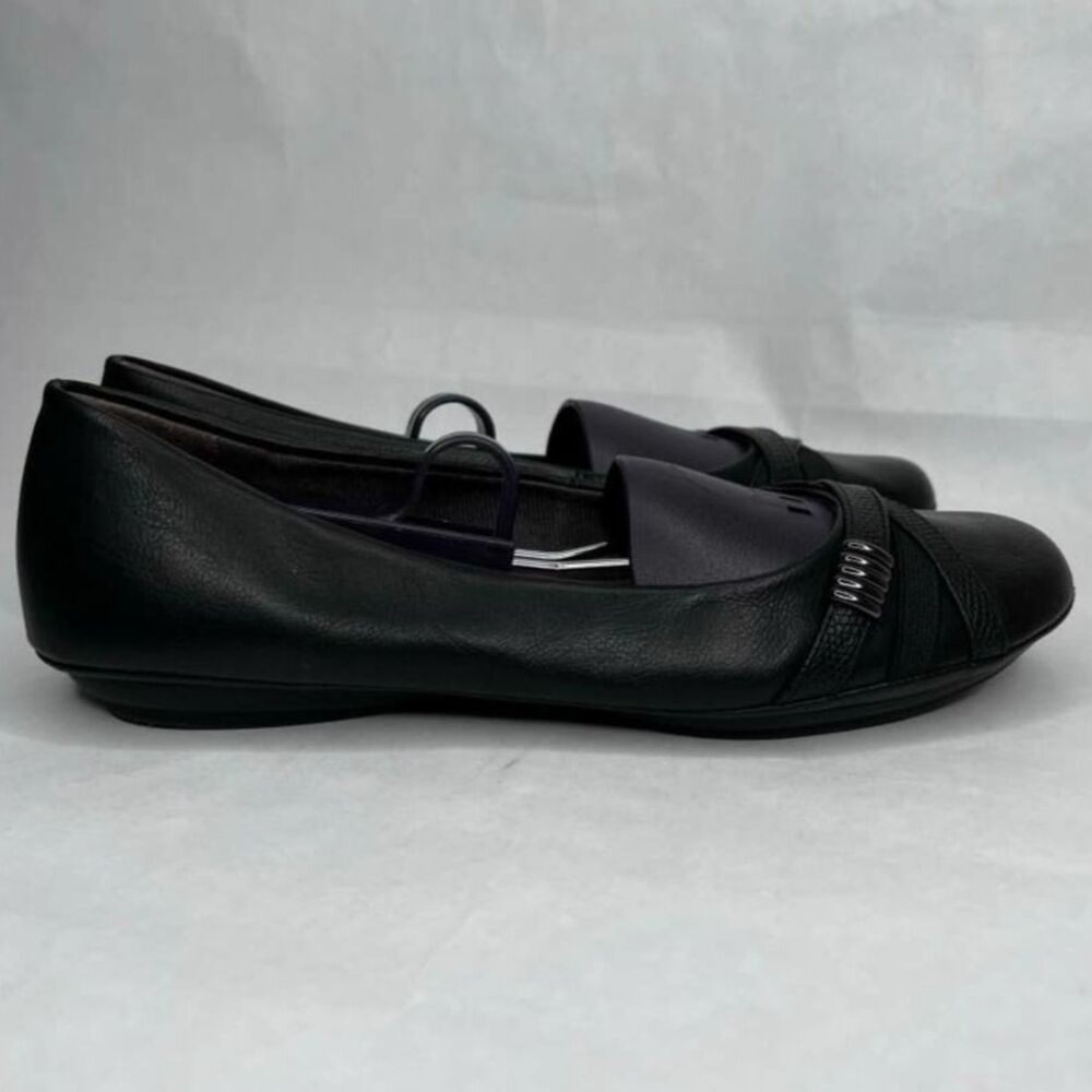 EUROSOFT SHAINA ALL BLACK SLIP-ON ROUND TOE BLACK FLAT CASUAL WOMENS SIZE 8.5M - Picture 2 of 8
